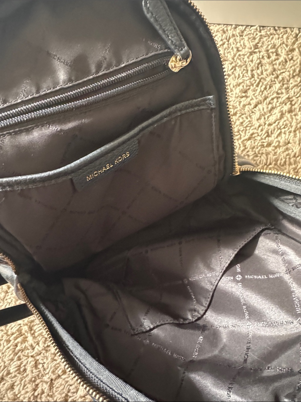 michael kors backpack - Picture 3 of 4